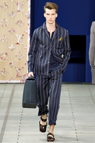 Louis Vuitton / - 2012